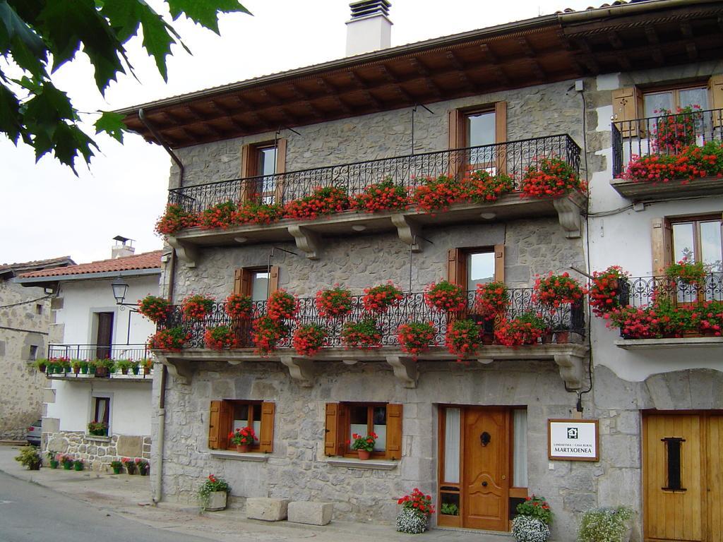 Casa Rural Martxoenea Landetxea Hotel Arruazu Bagian luar foto