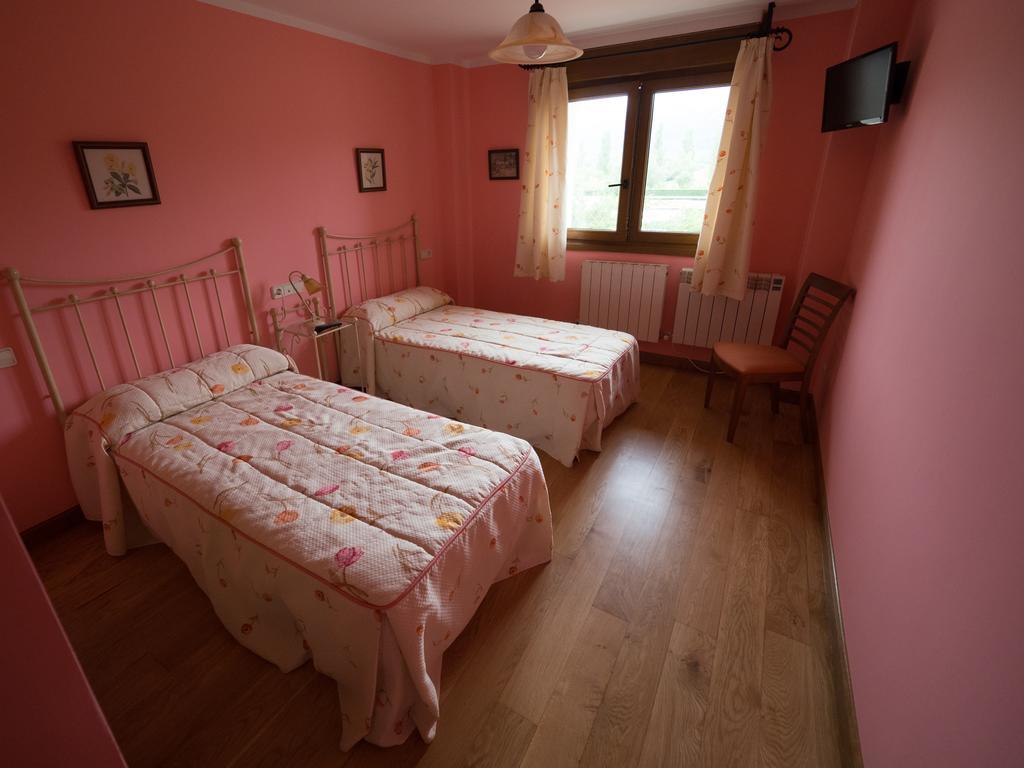 Casa Rural Martxoenea Landetxea Hotel Arruazu Bagian luar foto